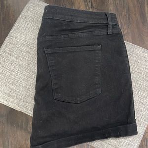 Black shorts high rise